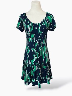 BCBG Maxazria green and navy floral print mini dress Women's Size XS Scoop-Neck
